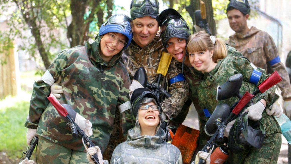 Как да си направим домашен пистолет за пейнтбол (и защо никога не трябва да правите това)